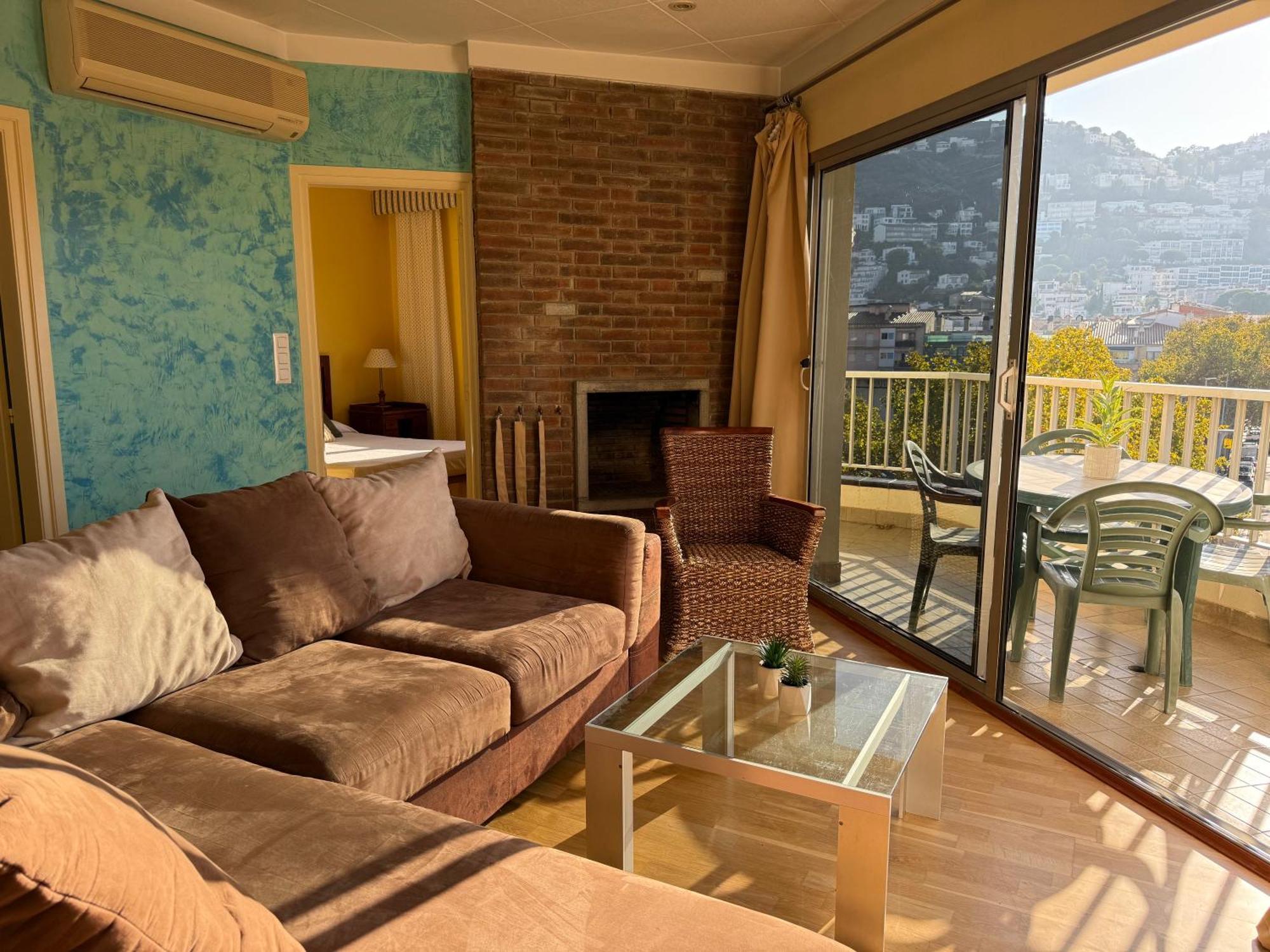 Agi Peater Center Apartment โรเซส ภายนอก รูปภาพ