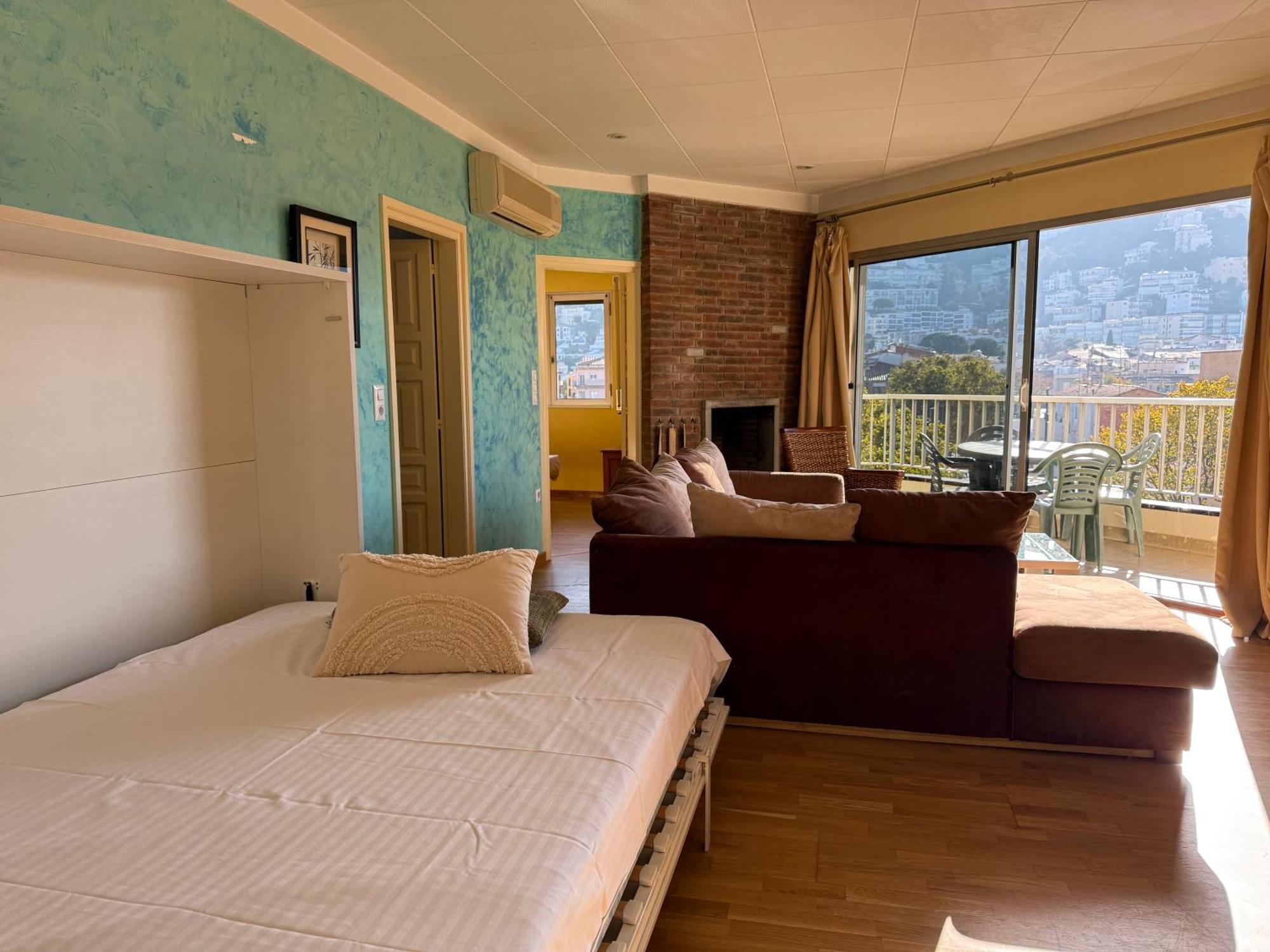 Agi Peater Center Apartment โรเซส ภายนอก รูปภาพ