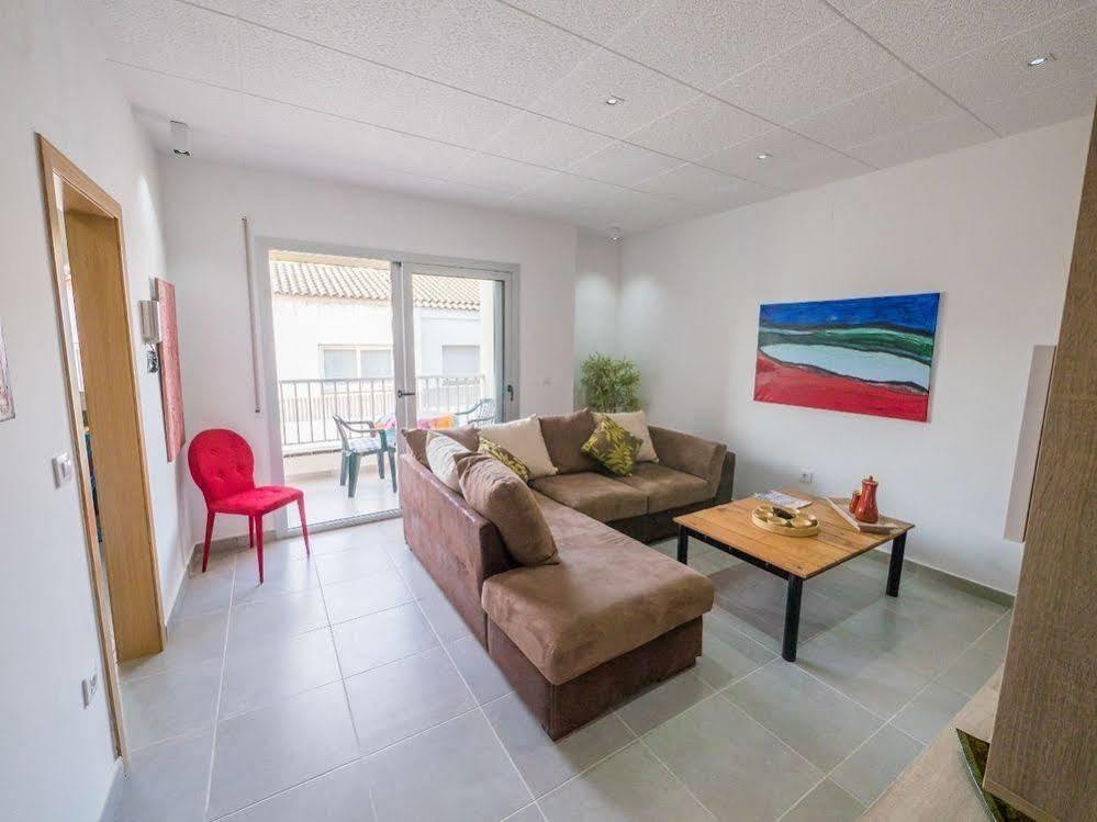 Agi Peater Center Apartment โรเซส ภายนอก รูปภาพ