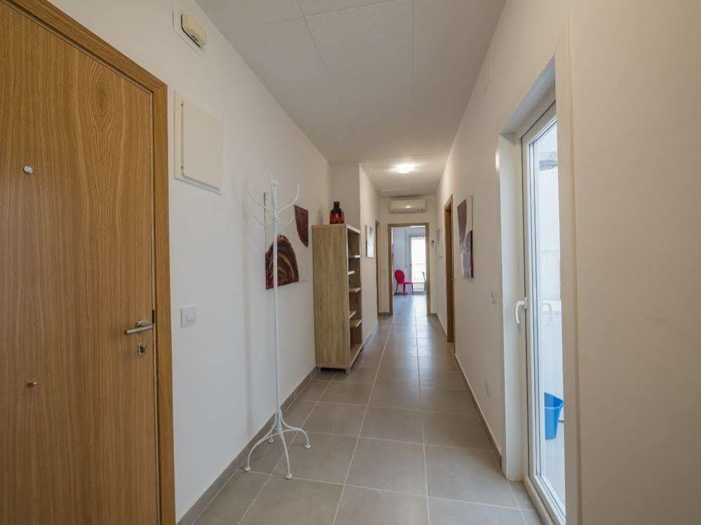 Agi Peater Center Apartment โรเซส ภายนอก รูปภาพ